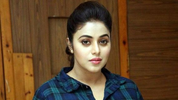 హీరోయిన్ పూర్ణకు బ్లాక్‌మెయిల్.. నిందితులకు బెయిల్