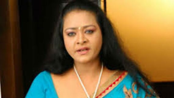ఒక తండ్రికి పుట్టినోళ్లేనా.. అప్పులతో చస్తుంటే ఇలాంటి మోసం చేస్తారా: షకీలా ఆగ్రహం