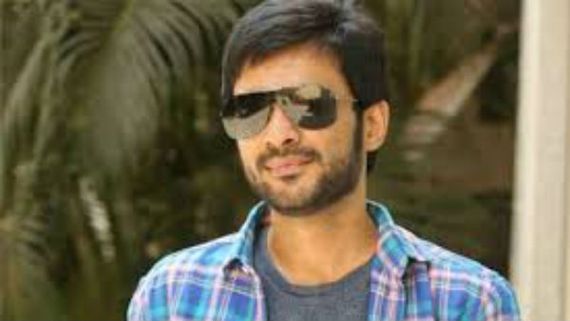 రాతల్లోనూ రఫ్పాడించేస్తున్న యంగ్ హీరో, కొత్త కథ చెక్కేస్తున్న సిద్ధూ