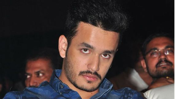  తనయుడి కోసం మరో సీనియర్ దర్శకుడితో నాగ్ చర్చలు.. కరోనా నుంచి కోలుకోగానే..