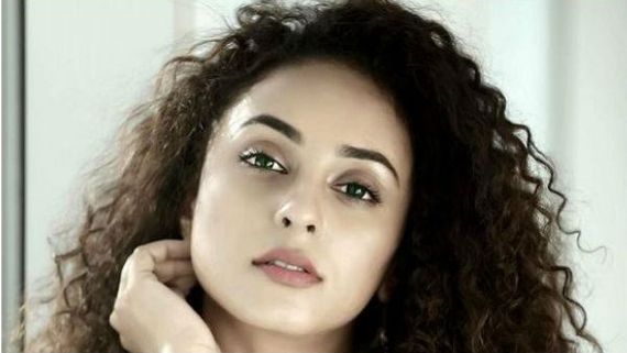 తల్లి కాబోతున్న బిగ్‌బాస్ బ్యూటీ.. ఏడాదిపాటు డేటింగ్.. ఆ తర్వాత..!