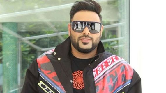 యూ ట్యూబ్ వ్యూవ్స్ కోసం బాలీవుడ్ సింగర్ భారీ స్కామ్.. ఇతర స్టార్స్ పై కూడా అనుమానాలు?  