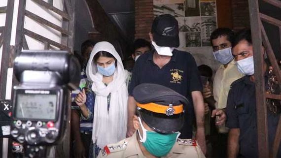 రియా చక్రవర్తి గోల్‌మాల్.. ఆదాయానికి మించి ఆస్తులు.. ఆ రెండు బ్యాంకులపై ఈడీ నజర్!