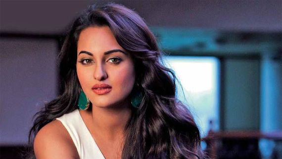  బాలీవుడ్ నటి సోనాక్షి సిన్హాకి వేధింపులు..  యువకుడి అరెస్ట్