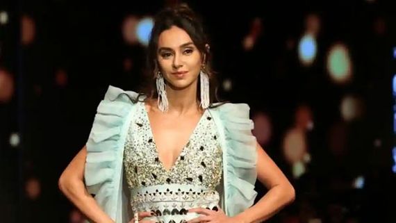 శివానీ దండేకర్ వికీ పేజ్ హ్యాక్... బహుభర్తల పర్వమంటూ వ్యాఖ్యలు