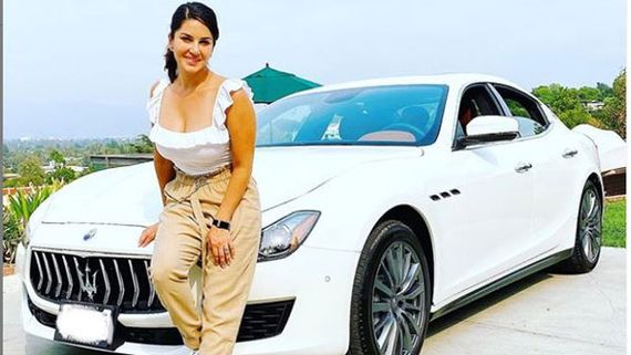 అత్యంత ఖరీదైన కారును కొన్న సన్నీలియోన్.. బ్రాండ్ ఏమిటి? దాని ధర ఎంతంటే