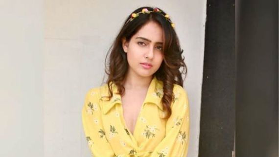 అందుకు ఒప్పుకోలేదని దారుణం.. టీవీ నటిపై కత్తితో దాడి