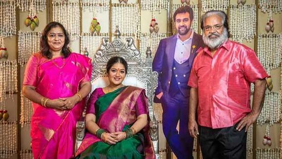 మేఘనా రాజ్ సీమంతం.. పక్కన భర్త కటౌట్ 