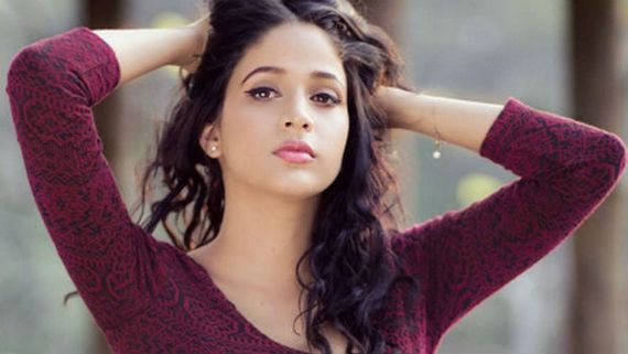 లావణ్య త్రిపాఠి చేతికి రింగ్.. నిశ్చితార్థం అయిపోయిందా?.. మొత్తానికి అలా బయటపెట్టేసింది!