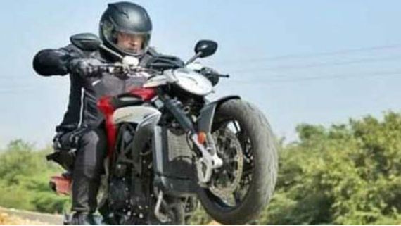 యాక్సిడెంట్ అయినా తగ్గని స్టార్ హీరో: బైక్‌ను అమాంతం గాల్లోకి లేపేశాడు