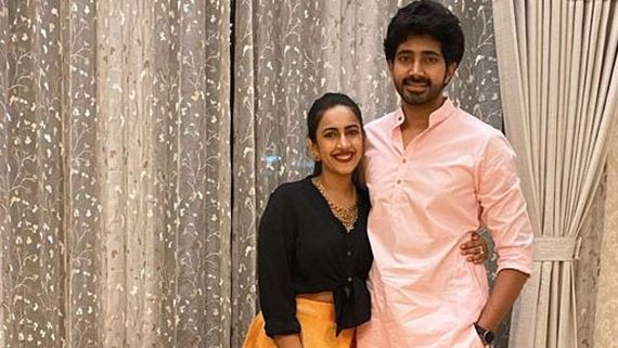 మొన్న గోవా ఇప్పుడు ఏకంగా ఇంట్లోనే.. కాబోయే భర్తతో నిహారిక.. అస్సలు తగ్గట్లేదుగా