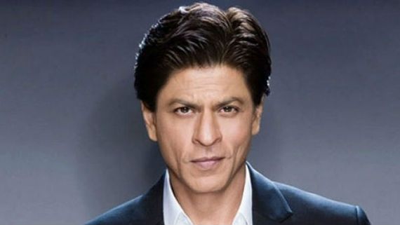 షారుఖ్ ఇంట్లో ఓ రోజు గడిపే ఛాన్స్.. అదిరిపోయే ఆఫర్ ప్రకటించిన కింగ్ ఖాన్