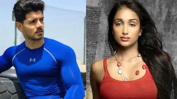 జియా ఖాన్ తల్లిపై సూరజ్ పంచోలి ఫ్యామిలీ ఫిర్యాదు