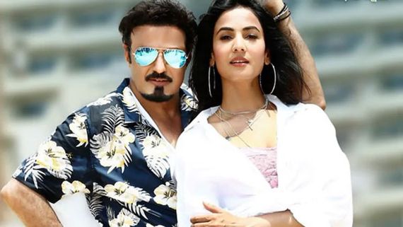 బాలయ్యతో నాలుగోసారి నో చెప్పిన హాట్ బ్యూటీ.. అందుకే ఇంకొకరి కోసం అన్వేషణ!