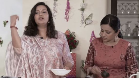 యాంకర్ సుమ స్పెషల్ గిఫ్ట్.. కంటతడి పెట్టిన రేణు దేశాయ్