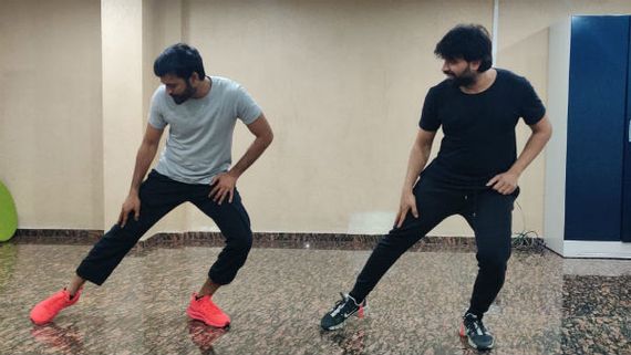 రౌడీ బేబీని మించేలా.. ధనుష్‌తో జానీ మాస్టర్ మరోసారి మ్యాజిక్.. పిక్ వైరల్!!