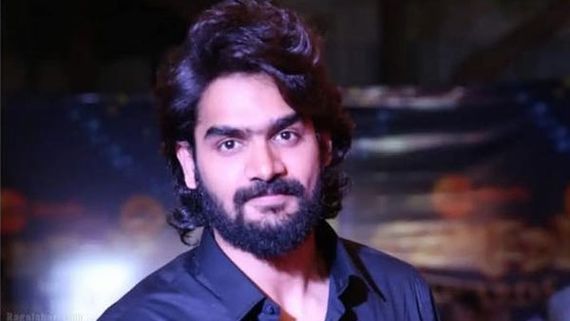 నాలుగు పీకీ ఇక్కడ పడుకోబెడితే.. కార్తికేయకు హీరోయిన్ పంచ్.. అయినా పులిహోర కలపడం ఆపలేదు