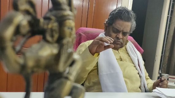 ‘రంగమార్తాండ’ కోసం రంగంలోకి.. సిరివెన్నెలపై కృష్ణవంశీ పోస్ట్
