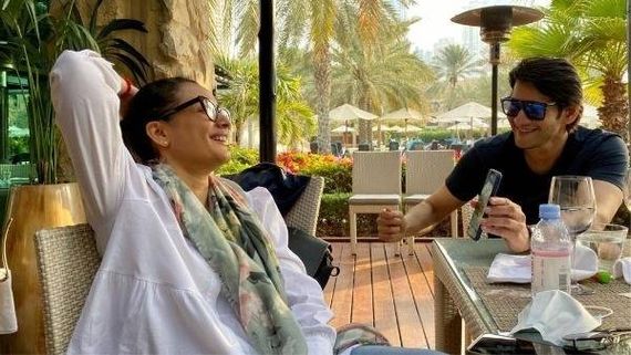 లేడి బాస్ కు స్పెషల్ బర్త్ డే విషెస్ చెప్పిన మహేష్.. అలా మొదలైన ప్రేమ.. 