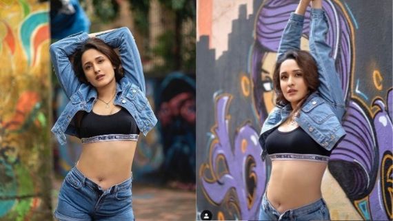 సండే మూడ్ అంటూ ప్యాంట్ బటన్ విప్పేసింది.. నాభి అందాలతో ప్రగ్యా జైస్వాల్ రచ్చ