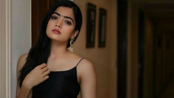 న్యూ ఇయర్ స్పెషల్.. ఇప్పుడే మత్తు వదిలినట్టుందిగా.. పార్టీ మూడ్‌లో రష్మిక!!