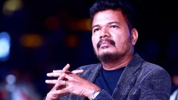  రోబో సినిమా వల్ల చిక్కుల్లో పడిన డైరెక్టర్ శంకర్.. నాన్‌ బెయిలబుల్‌ వారెంట్‌ జారీ