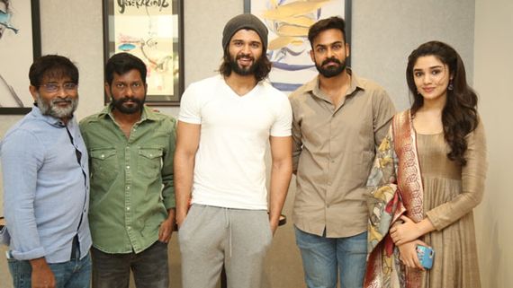 ఉప్పెనకు విజయ్ దేవరకొండ సాయం.. పాటను రిలీజ్ చేసిన రౌడీ