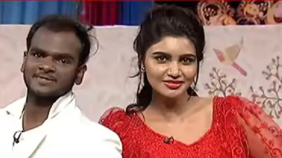 వర్షపై ఇమాన్యూయేల్ మదర్ ఊహించని కామెంట్స్: లైవ్ షోలో వెక్కి వెక్కి ఏడ్చేసిన జబర్ధస్త్ బ్యూటీ