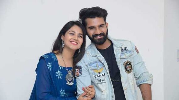  అఖిల్, మోనాల్ జంటగా క్రేజీ ప్రాజెక్ట్.. ప్రేమికుల రోజున ఫస్ట్‌లుక్ రిలీజ్