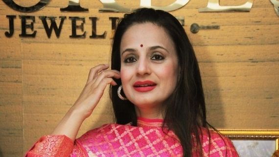 అమీషా పటేల్‌ 2.5 కోట్ల చీటింగ్.. ఘాటుగా స్పందించిన పవన్ కల్యాణ్ హీరోయిన్‌!