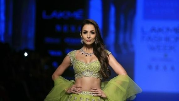 ఉదయం సర్‌ప్రైజ్ అంటూ మాజీ భర్తతో.. సాయంత్రం ప్రియుడితో ఘాటుగా: షాకిస్తోన్న హీరోయిన్ రెండు వీడియోలు