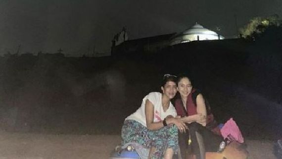 అందుకే హోలీని ఇలా ట్రై చేశా.. రకుల్ ప్రీత్‌తో మంచు లక్ష్మీ రచ్చ