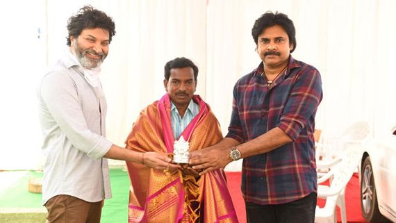 పెంచల్ దాస్‌ను సత్కరించిన పవన్ కళ్యాణ్.. మెగాస్టార్ చిరంజీవి కూడా ముచ్చటపడి..