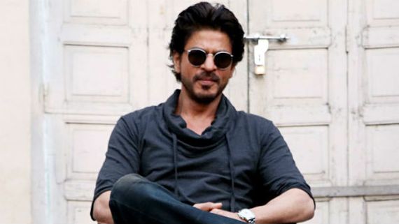 అమ్మాయిని బుట్టలో వేసుకోవడం ఎలా.. నెటిజన్ ప్రశ్నకు షారుక్ ఖాన్ దిమ్మతిరిగే జవాబు