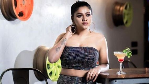 టాలీవుడ్ స్టార్ హీరోతో పడుకొంటావా? ఆఫర్ ఇస్తా.. యువ హీరోయిన్‌తో యంగ్ డైరెక్టర్ నిర్వాకం