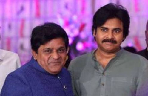  పవన్ కళ్యాణ్‌తో కలిసి నటించబోతున్న కమెడియన్ ఆలీ.. అలా సెట్ చేసిన స్టార్ దర్శకుడు