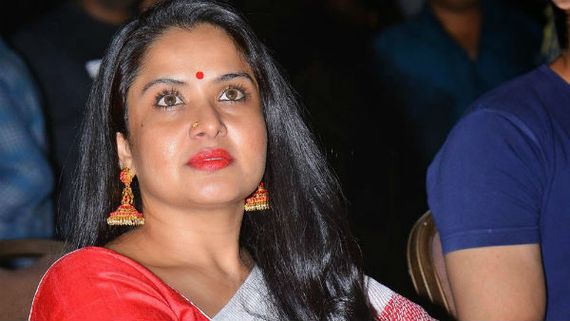 ప్రగతి డ్యాన్స్ స్టెప్పులు చూస్తే మతిపోవాల్సిదే...ఆ ట్రెండింగ్ సాంగ్‌కు మోత మోగించింది 