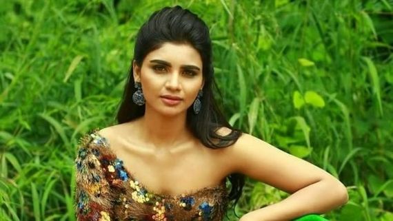  కరోనా తర్వాత అలా కనిపించిన జబర్ధస్త్ వర్ష: అసలు మేటర్ రివీల్ చేసింది.. ఇక అతడితో కలిసి రచ్చే