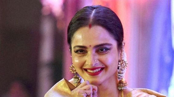 పాకిస్థాన్ ప్రధానితో అందాల నటి రేఖ పెళ్లి ప్రయత్నాలు.. ఎక్కడ బెడిసి కొట్టిందంటే.. 