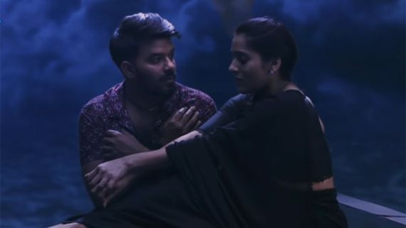  సుధీర్ మీదకు ఎక్కిన రష్మీ: ఒకరిపై ఒకరు పడుకుని.. దుప్పట్లో దూరిపోయి.. తొలిసారి ఇంత ఘాటుగా!
