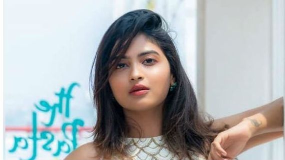  హాట్ నెస్ ఓవర్‌లోడెడ్ : పొట్టి బట్టలతో హారిక రచ్చ.. బ్లాక్ డ్రెస్ తో స్టెప్స్ వేసి చంపేస్తోంది!