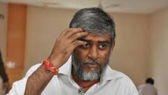 డైరెక్టర్ వరుస ఫ్లాపులకు చెక్ పెట్టనున్న ప్రభాస్.. టాలీవుడ్‌లో క్రేజీ కాంబినేషన్