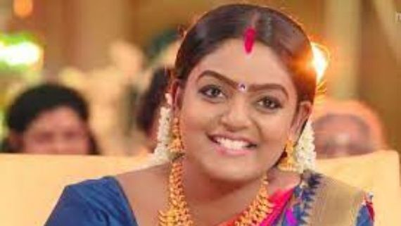 Premi Viswanath సిగరెట్ కాల్చుతూ దొరికిన వంటలక్క: షర్ట్ బటన్స్ తీసేసి బోల్డుగా..షాక్‌లో కార్తీక దీపం ఫ్యాన్స్!