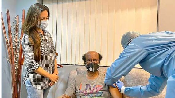 Rajinikanth: ఇక కరోనా అంతు చూద్దాం.. కోవిడ్ వ్యాక్సిన్ తీసుకొన్న సూపర్ స్టార్!