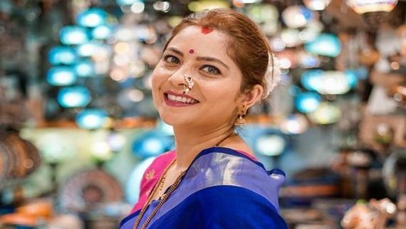  ప్రముఖ హీరోయిన్ తండ్రిపై కత్తితో దాడి.. అభిమానే దారుణానికి ఒడిగట్టి..