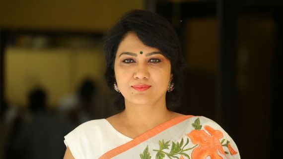 కేబీఆర్ పార్క్‌లో వాకింగ్.. మీరు హాట్ అన్న నెటిజన్.. లైవ్‌లో హేమ షాకింగ్ ఆన్సర్!