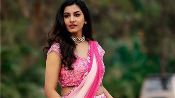 Anchor Vishnu Priya బ్లాక్ టాప్ లో రచ్చ.. కింద అలా వదిలేసి...ఇప్పుడు జాగ్రత్త పడింది!
