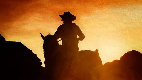 కౌ బాయ్ లుక్కుతో మహేష్ మేనల్లుడు.. త్వరలోనే మరో సర్‌ప్రైజ్‌