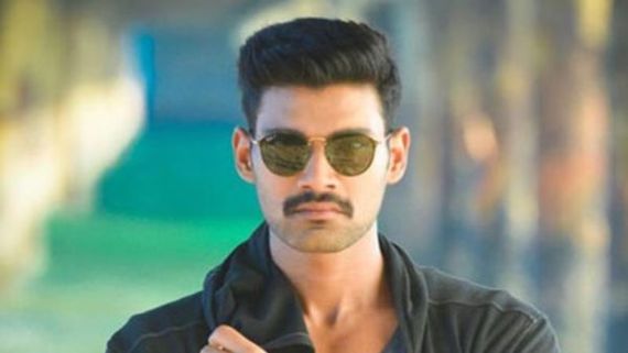  బెల్లంకొండ సినిమాపై కన్నేసిన బాలీవుడ్ స్టార్ హీరో.. తెలుగు దర్శకుడితోనే..