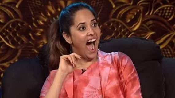  నైట్ అయింది ఏంటి మరీ అంటూ సుధీర్ కొంటె ప్రశ్న: గు* అని సిగ్గుతో నాలుక కరుచుకున్న యాంకర్
